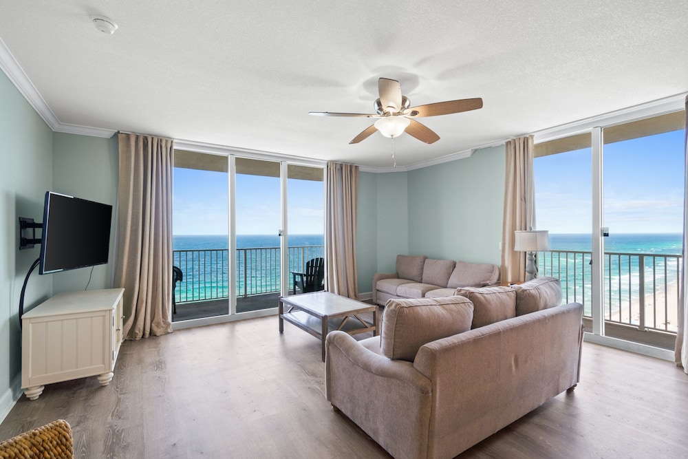 Condo, 4 Bedrooms, Beachfront (1801)