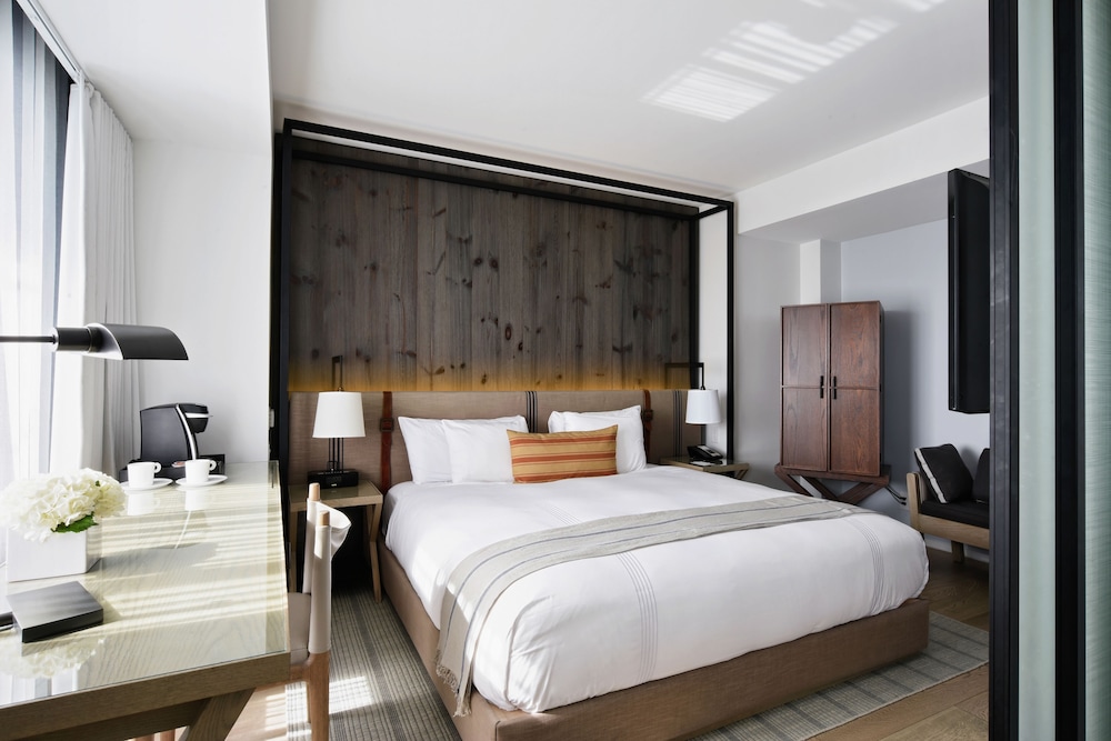 Superior Room, 1 King Bed - Photo 3