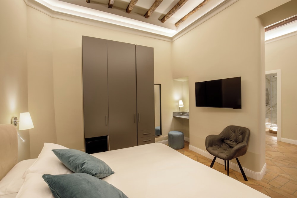 Junior Suite, 1 Queen Bed with Sofa bed photo 3