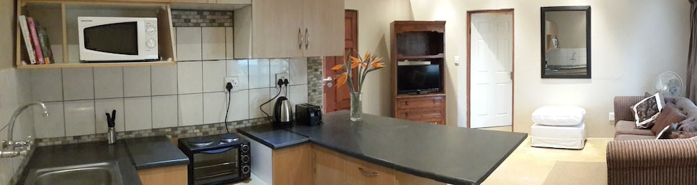 Self-catering Cottage (2) photo 1