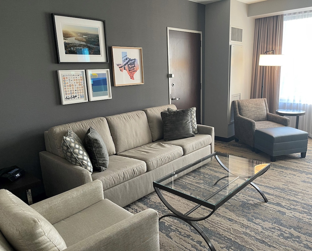 Parlor, Standard Suite photo 2
