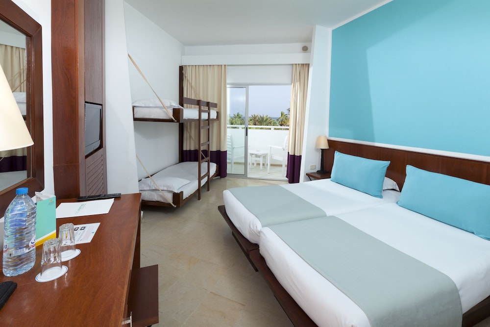 Standard Triple Room, Garden View