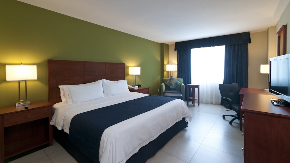 Standard Room, 1 King Bed - Photo 1