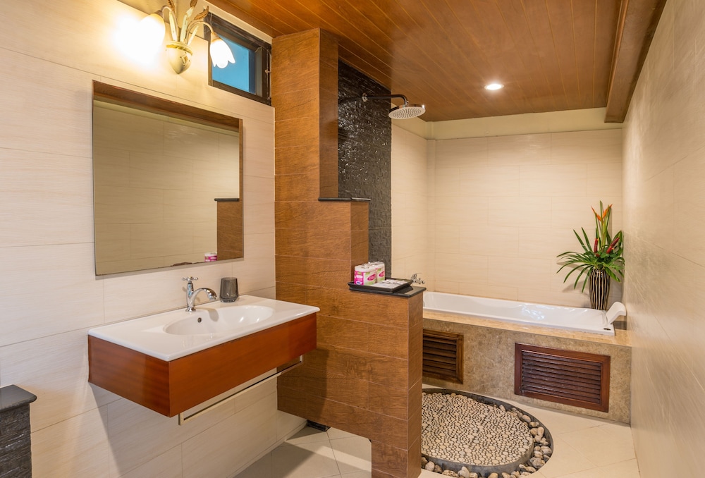 Beach Front Seaview Bungalows photo 3