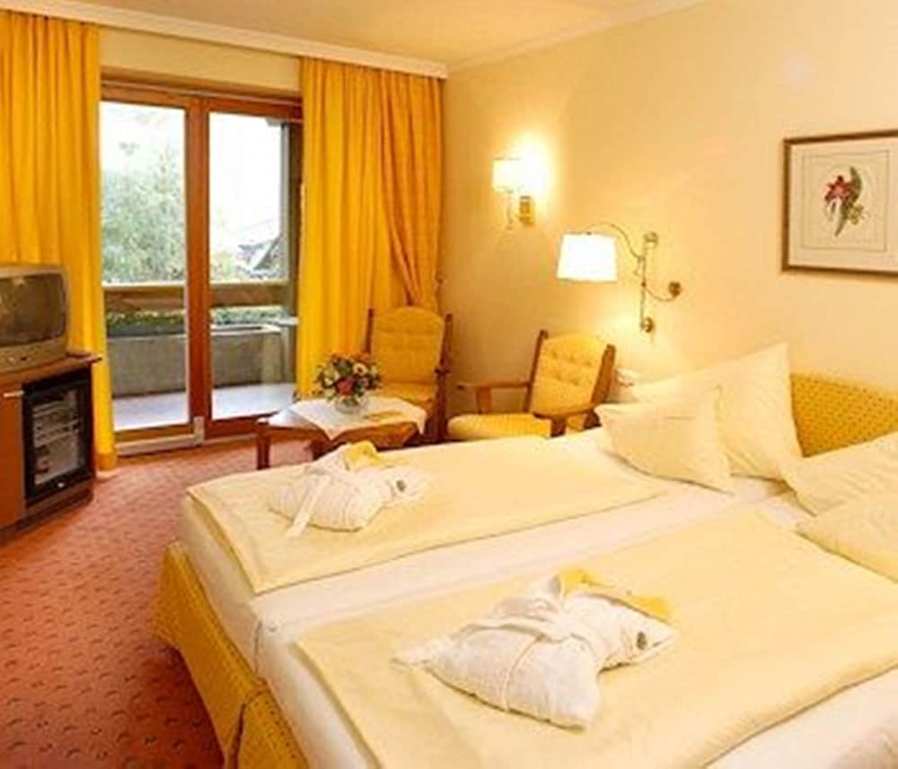 Standard Double Room, Balcony, Mountain View photo 2