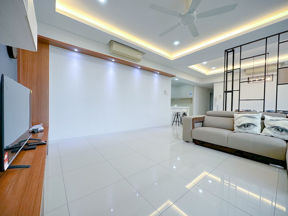 Comfort Apartment, 3 Bedrooms, Non Smoking photo 3