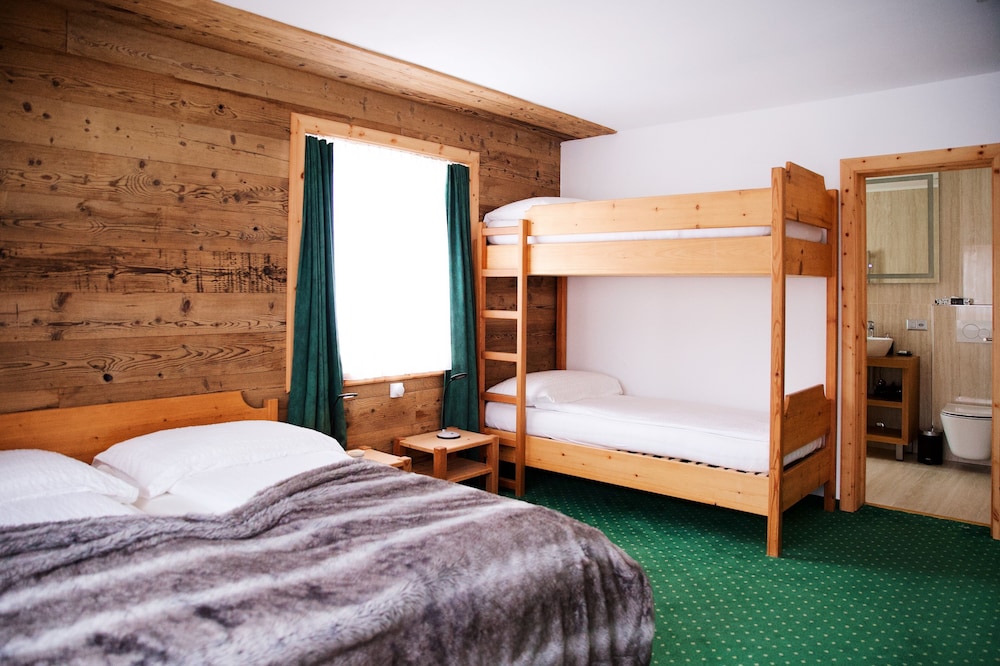 Quadruple Room photo 3