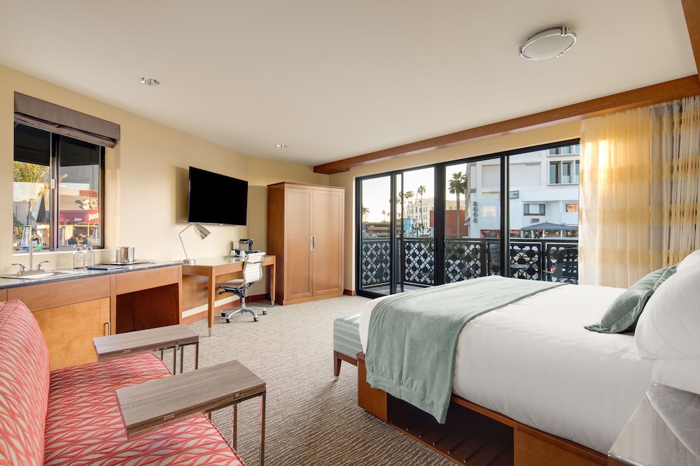 Superior Room, Balcony, Sea View (King)