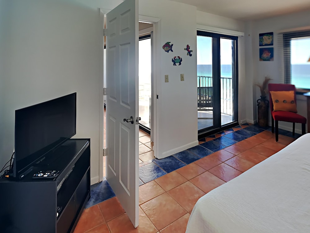 Condo, Multiple Beds, Balcony, Ocean View (0 - No Pets Allowed) photo 1