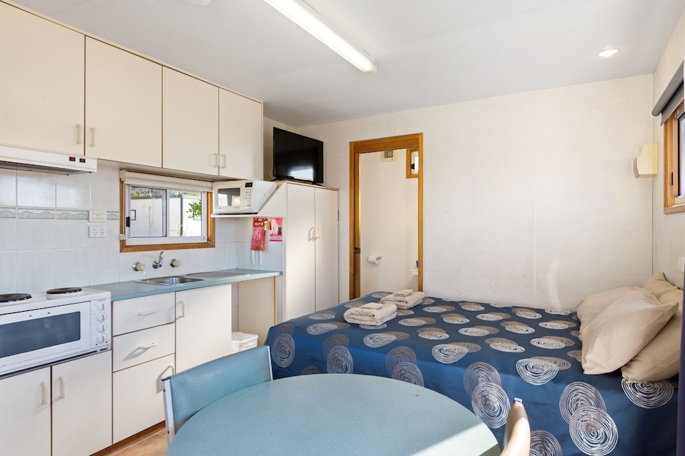 Economy Studio Cabin photo 2
