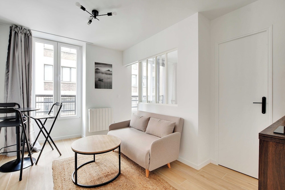 Apartment photo 1