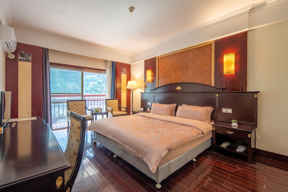 Superior Suite - Photo 1