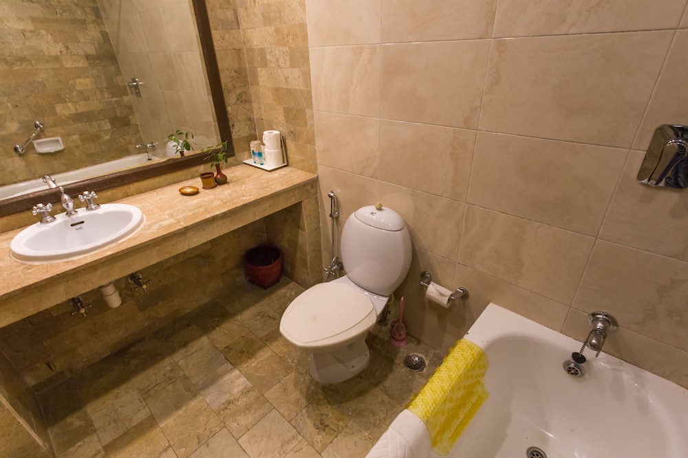 Deluxe Room Heritage Wing - Photo 11