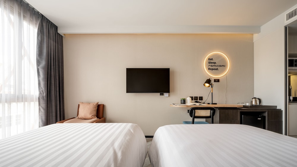 Deluxe Room, 2 Twin Beds, Non Smoking, City View photo 2