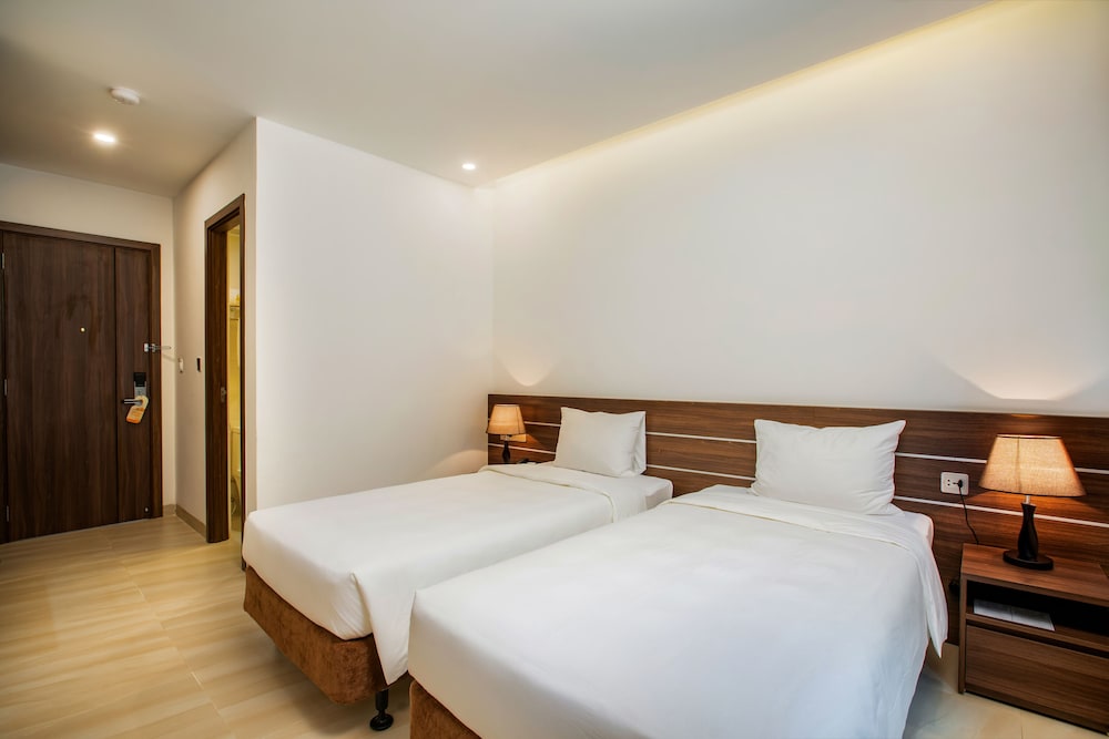Deluxe Double or Twin Room, Lake View - Photo 4