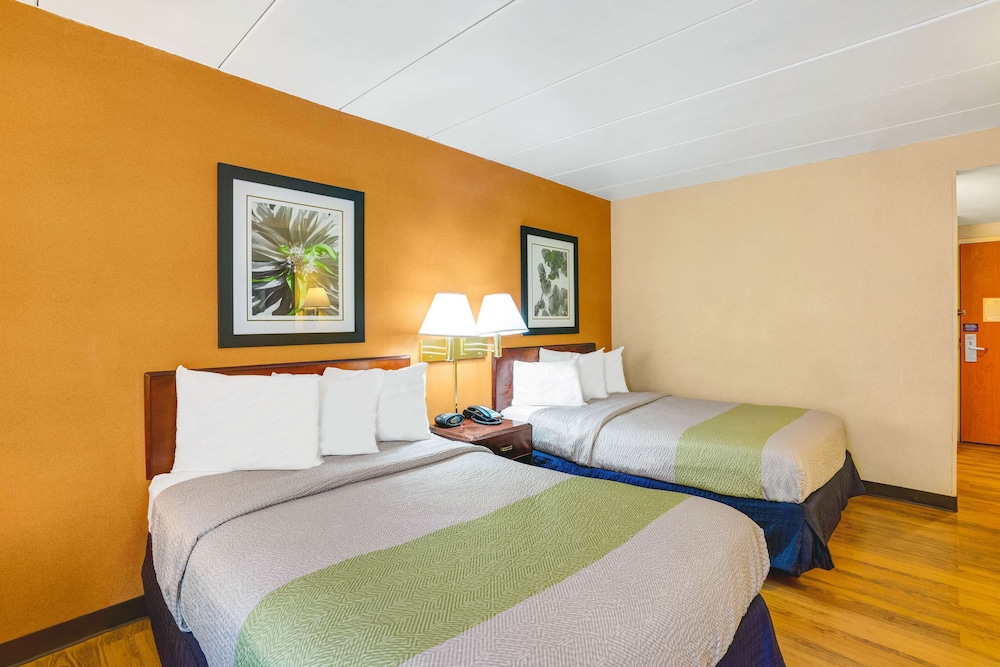 Standard Room, 2 Double Beds, Non Smoking - Photo 3