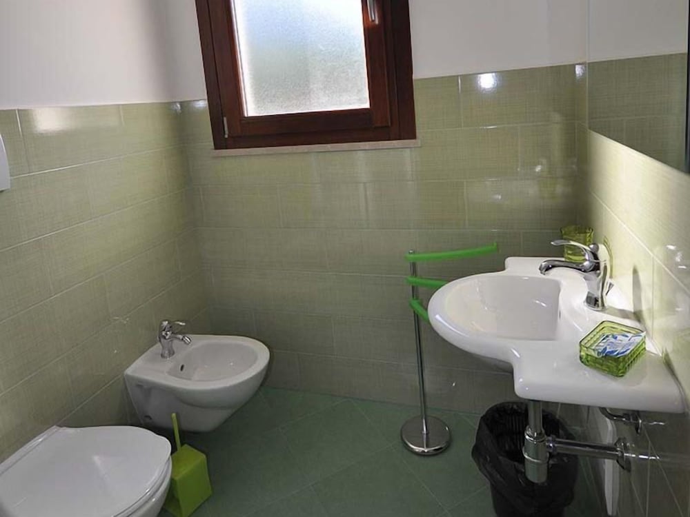 Basic Triple Room photo 2