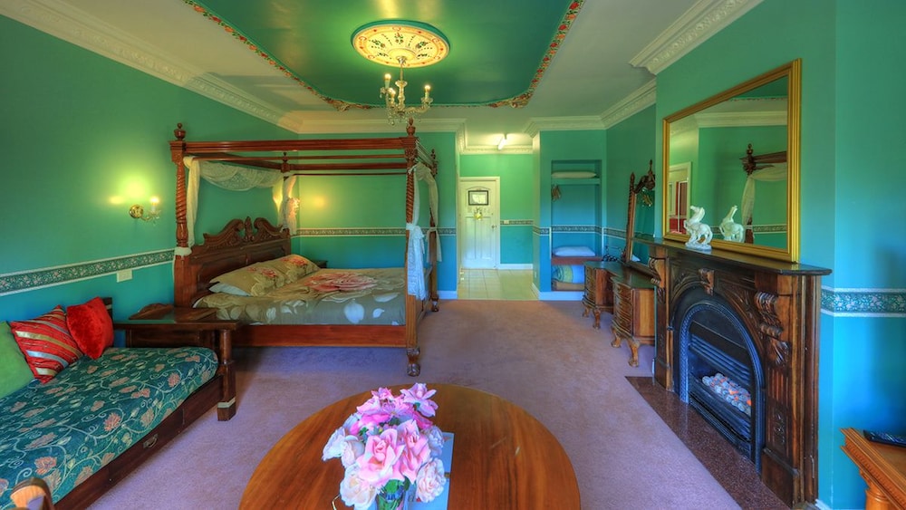 Executive Suite (Two) - Photo 2
