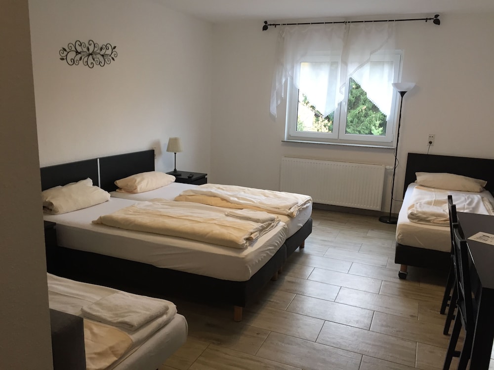 Quadruple Room - Photo 3