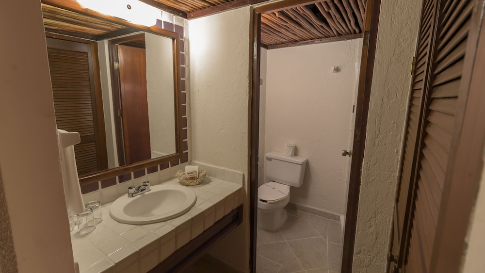 Family Room, 2 Bedrooms, Connecting Rooms - Photo 10