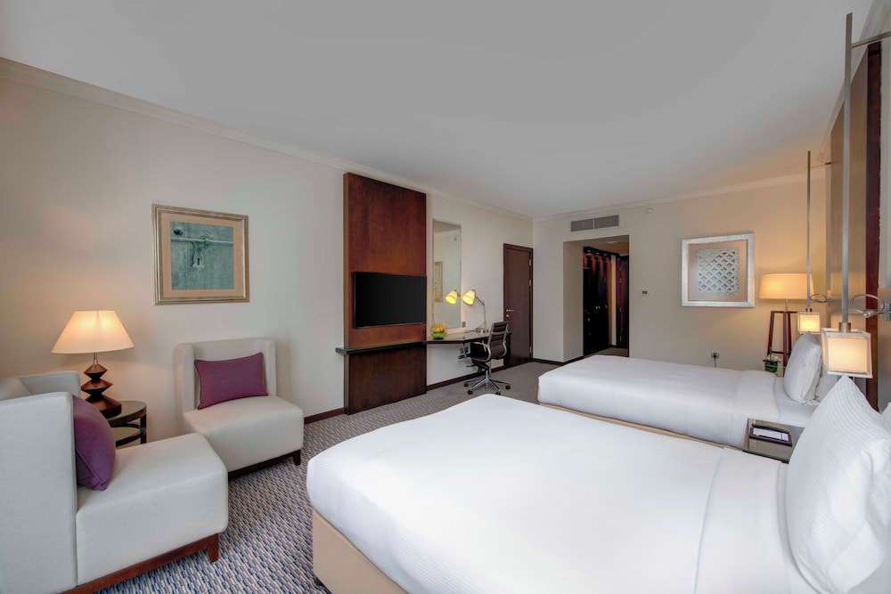 Room, 2 Twin Beds (Club Rotana Spacious Room) photo 1