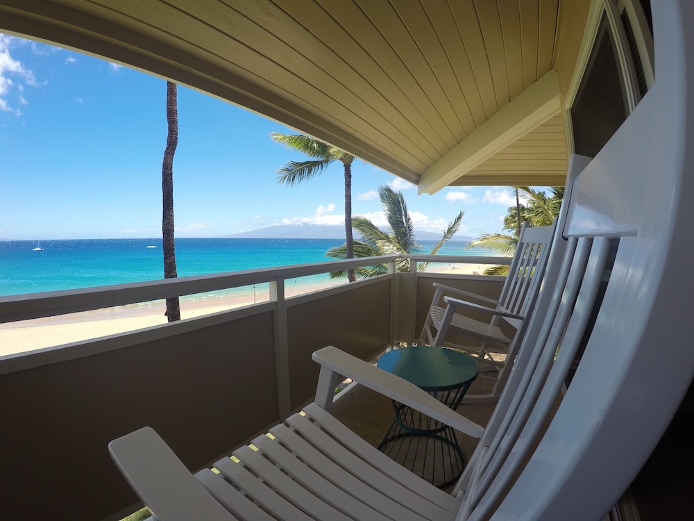 Room, 1 King Bed, Oceanfront photo 2