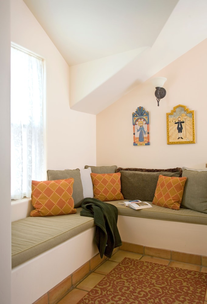 Chimayo Room, 1 King Bed photo 2