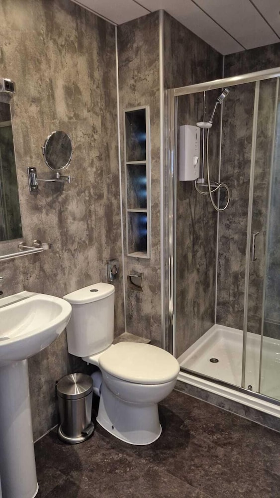 Deluxe Suite - Photo 5