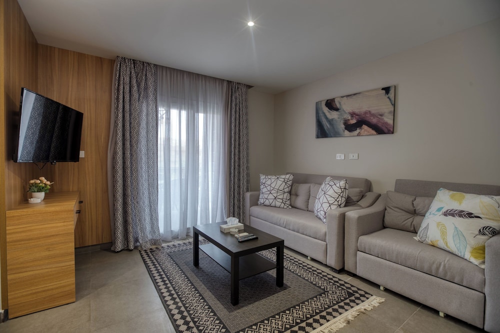 Family Suite thumbnail 6