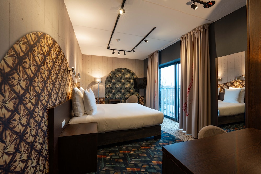 Comfort Room (View) - Photo 7