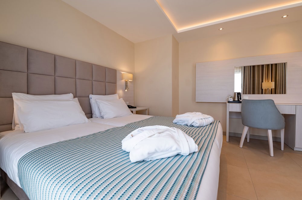 Deluxe Double or Twin Room, Garden View - Photo 3