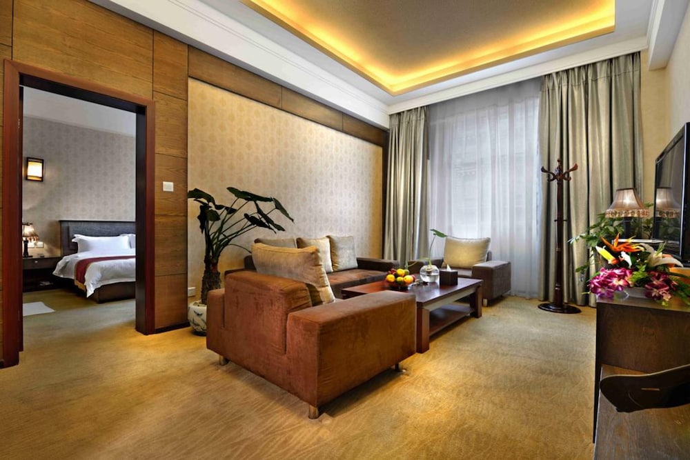 Deluxe Suite photo 1