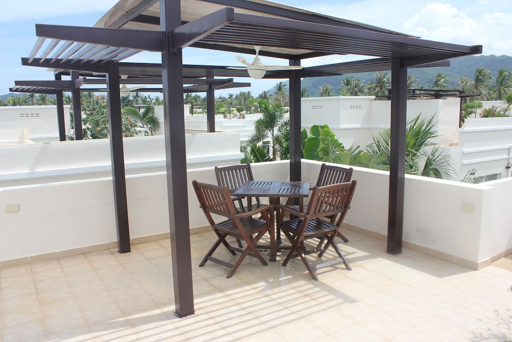 2 Bedroom Deluxe Pool Villa photo 3