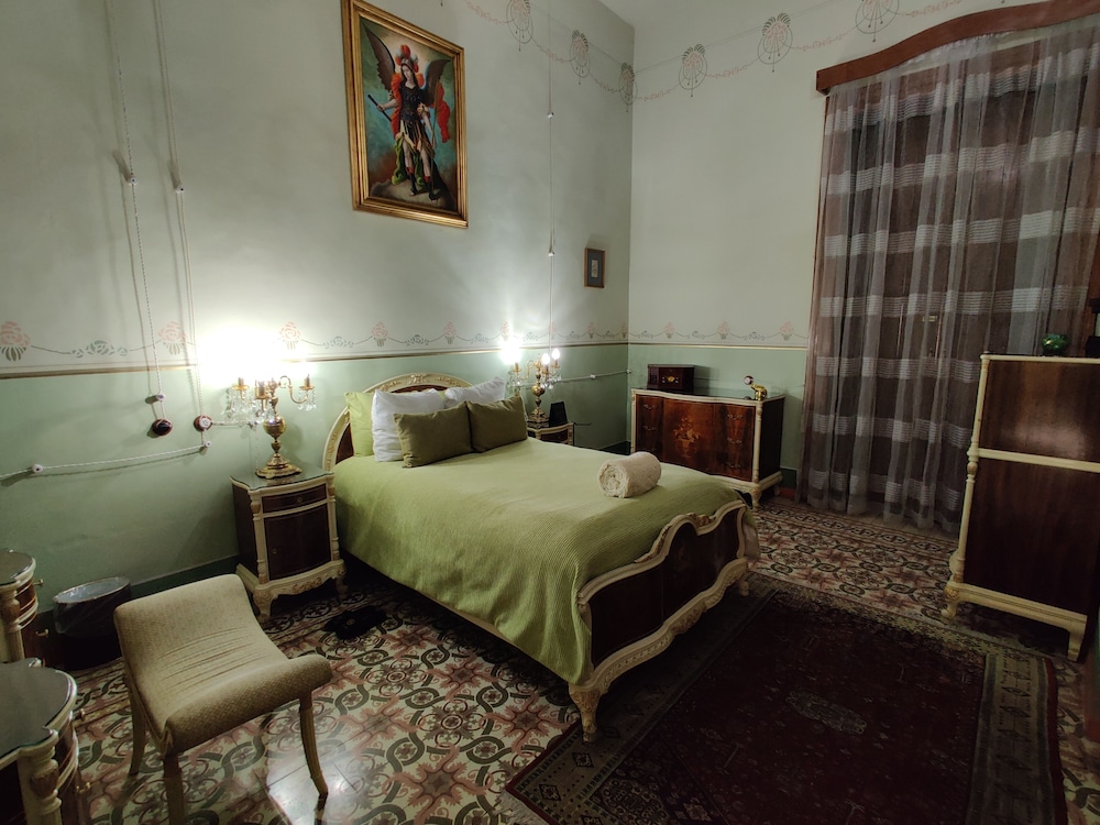 Deluxe Room, 1 Bedroom, Ensuite, Tower photo 2