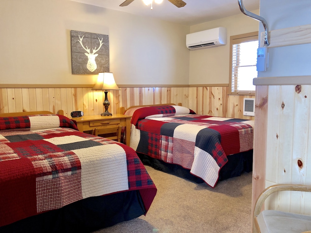Classic Room, 2 Queen Beds