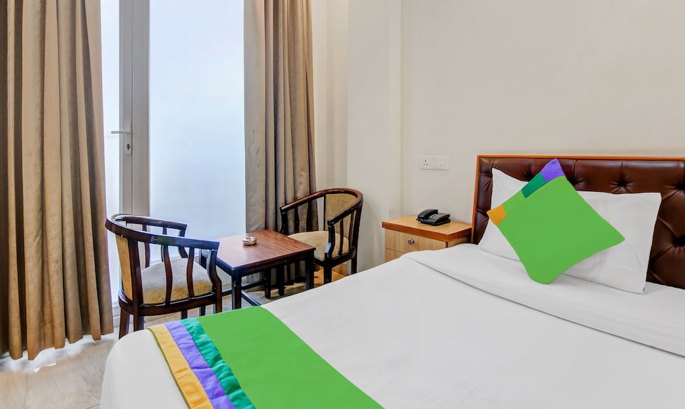 Deluxe Room - Photo 13