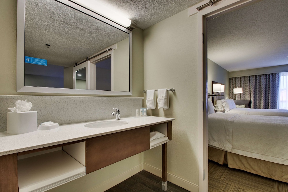 Suite, 2 Queen Beds, Non Smoking - Photo 2