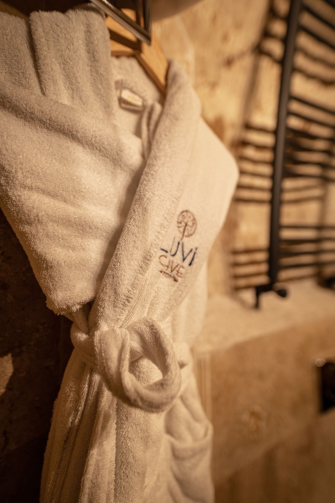 King Suit With Bathtub - Photo 7