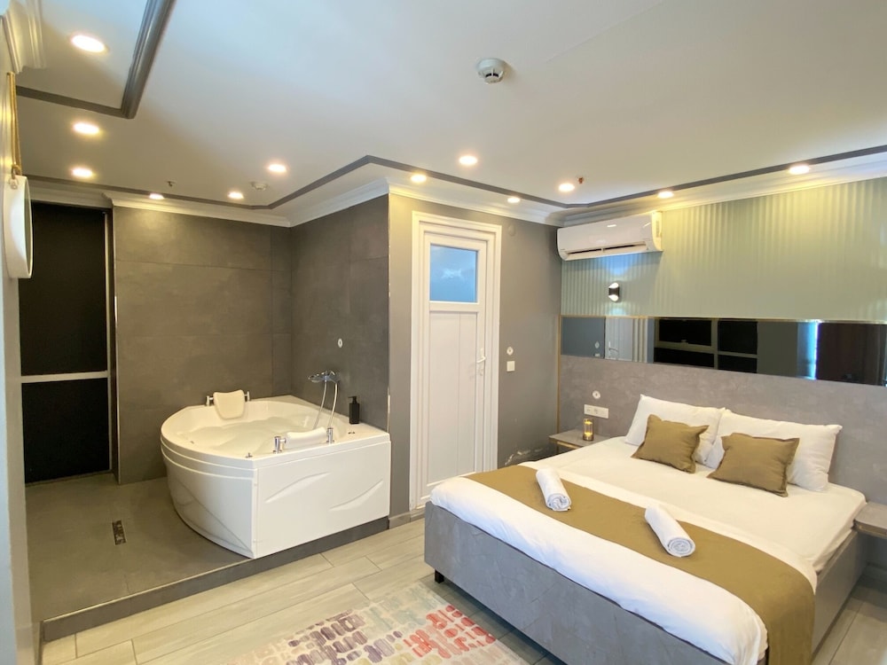 Luxury Double Room Single Use photo 3