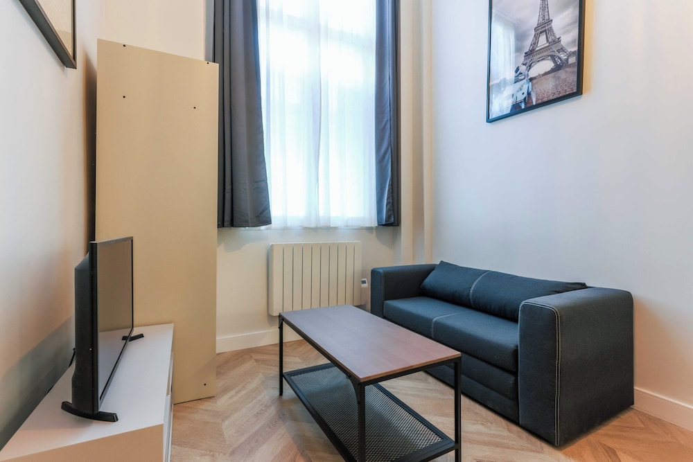 Apartment photo 1