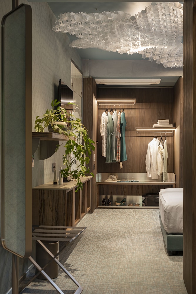 Deluxe Suite, 1 Queen Bed with Sofa bed, Sauna