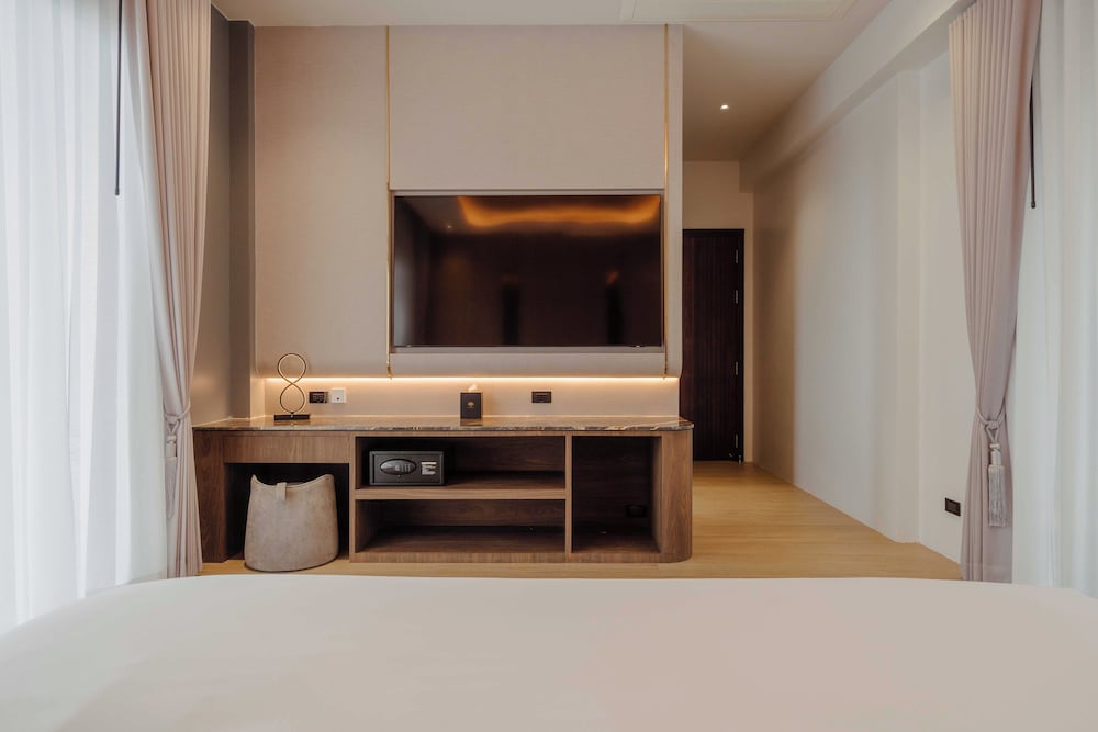 Private Pool Villa with Onsen - Photo 9