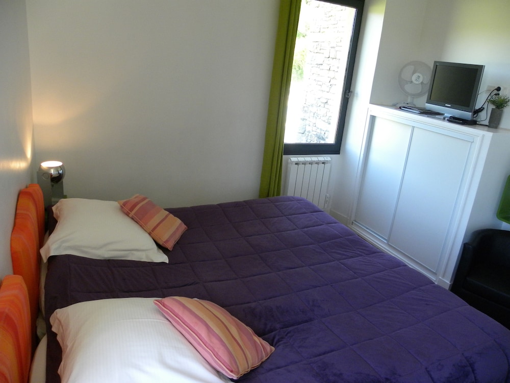 Double Room - Photo 17