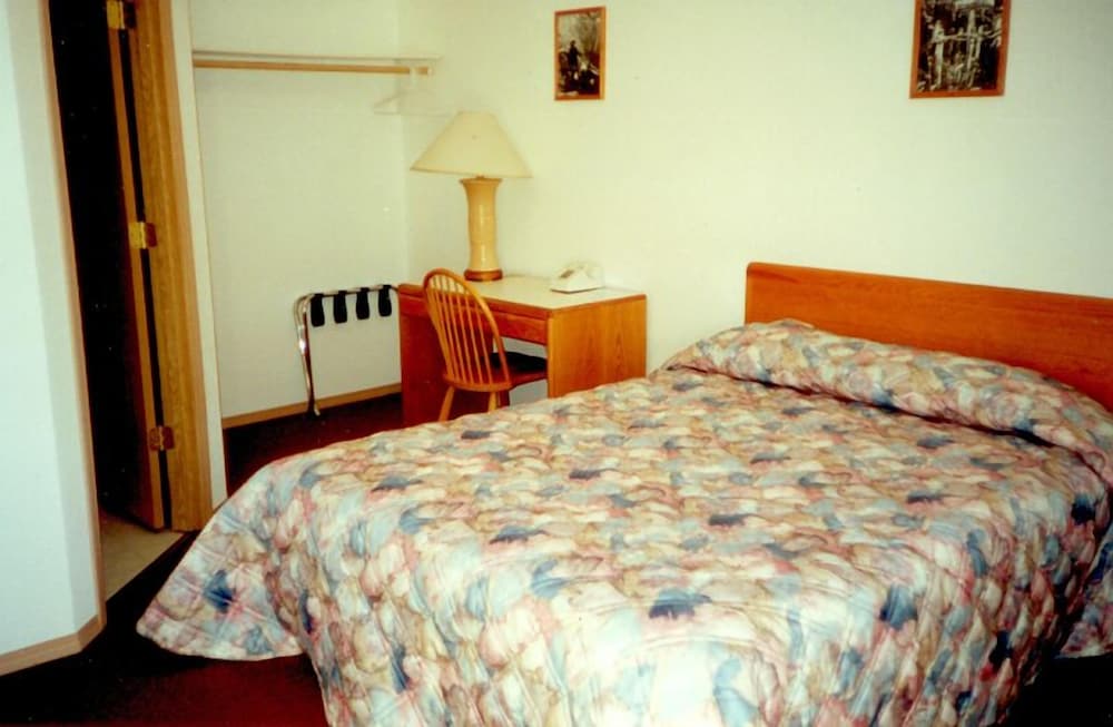 Standard Room, 1 Queen Bed photo 1