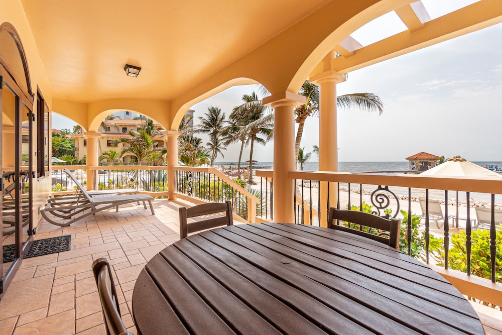 Luxury Suite, 2 Bedrooms, Beachfront photo 2
