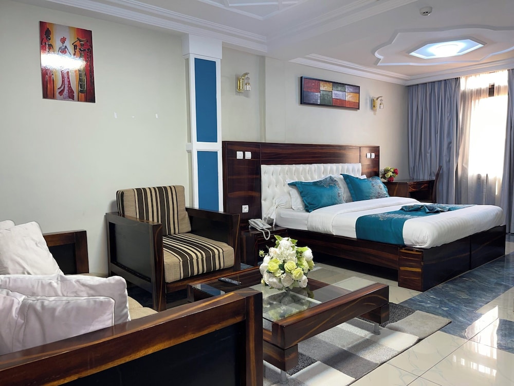 Comfort Suite, 1 Queen Bed photo 2