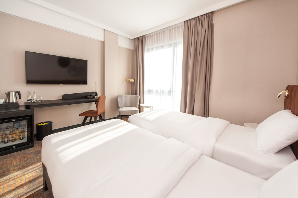 Superior Twin Room, 2 Twin Beds - Photo 1