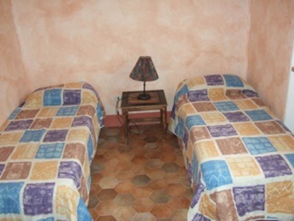 Apartment, 2 Bedrooms, Fireplace, Ground Floor photo 2