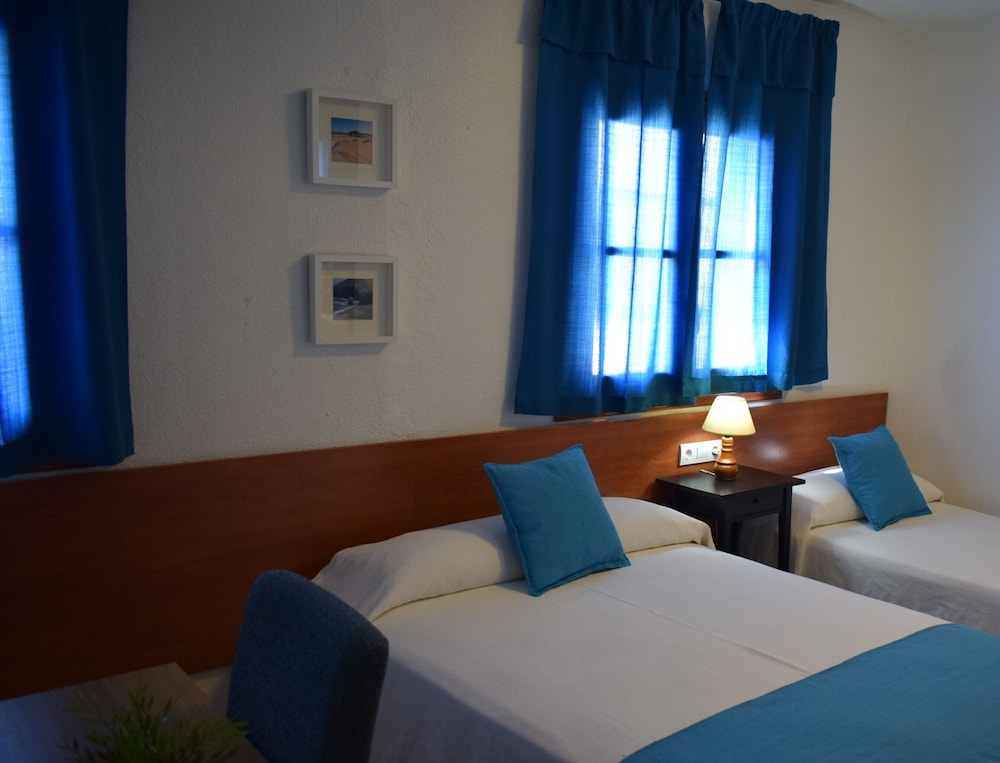 Basic Triple Room photo 3