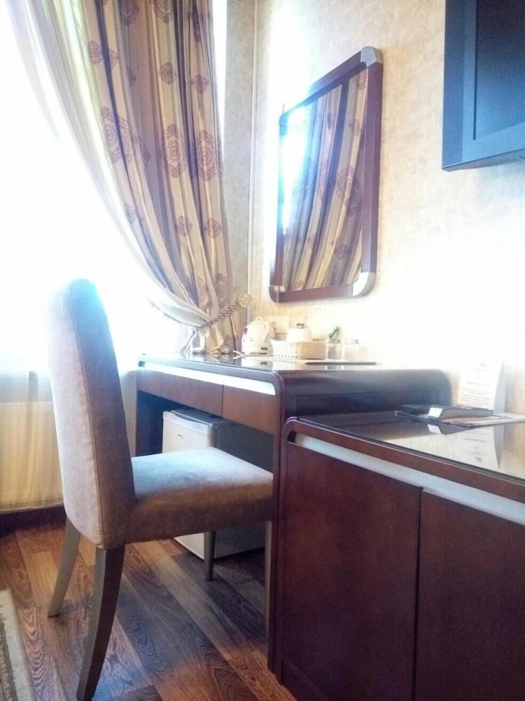 Deluxe Double Or Twin Room photo 2